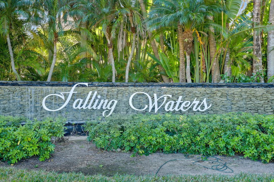 1635 Windy Pines Dr #5, Naples, FL 34112