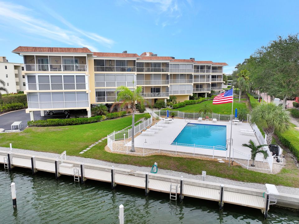 816 W Elkcam Cir #301, Marco Island, FL 34145