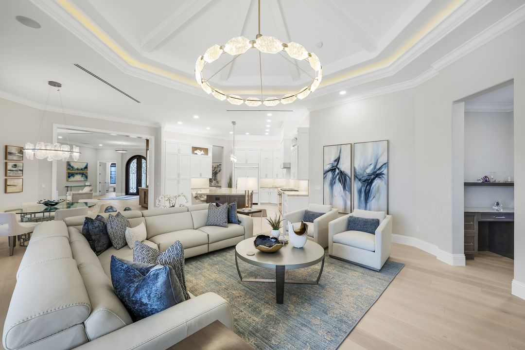 4262 Deephaven Ln, Naples, FL 34119