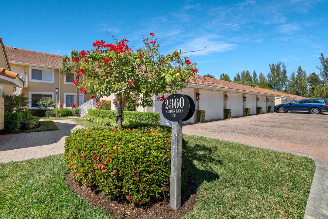 2360 Hidden Lake Ct #10, Naples, FL 34112