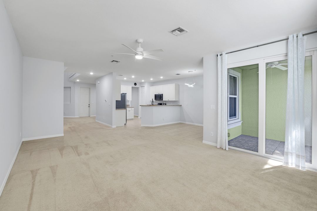 1370 Mariposa Cir #102, Naples, FL 34105