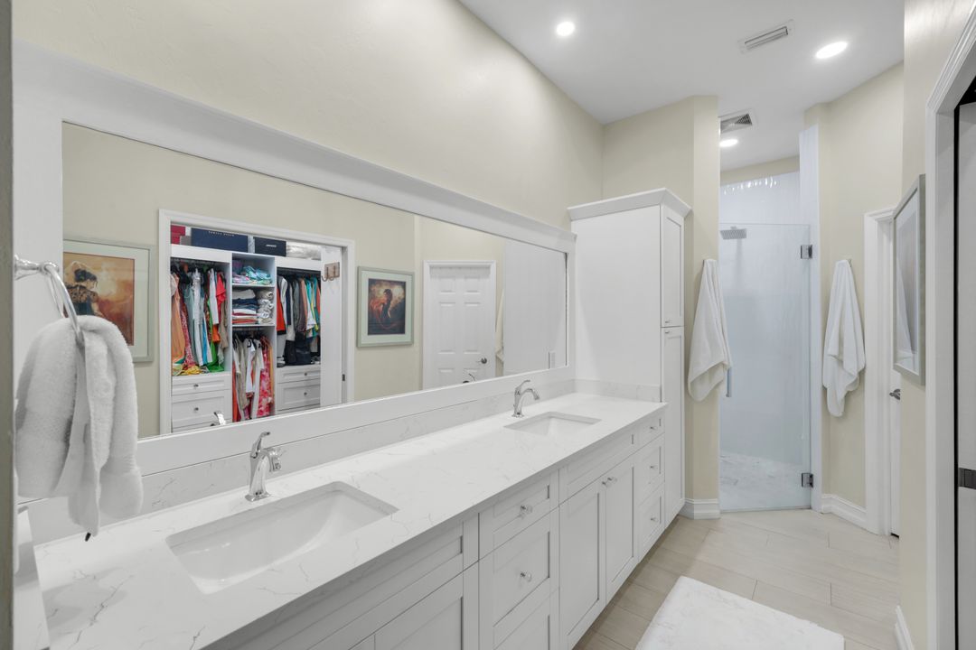 9172 Las Maderas Dr, Bonita Springs, FL 34135