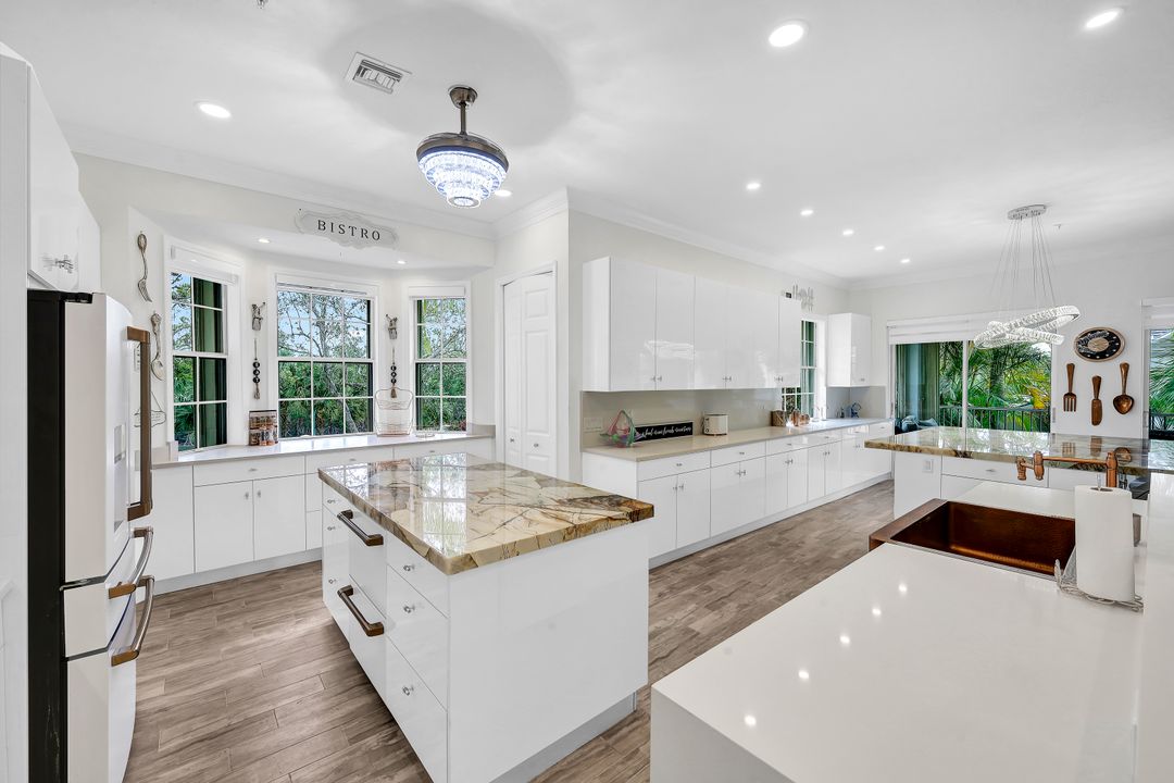 5040 Yacht Harbor Cir #6-201, Naples, FL 34112