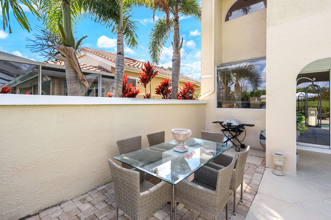 211 Via Napoli, Naples, FL 34105