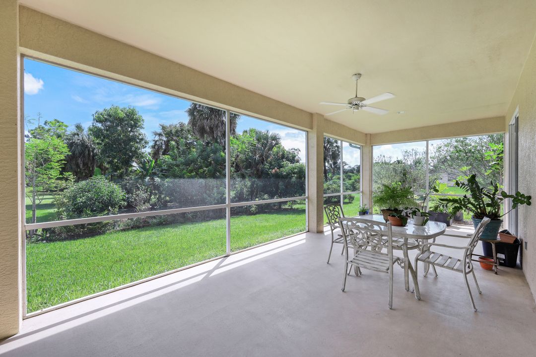 220 13th St SW, Naples, FL 34117