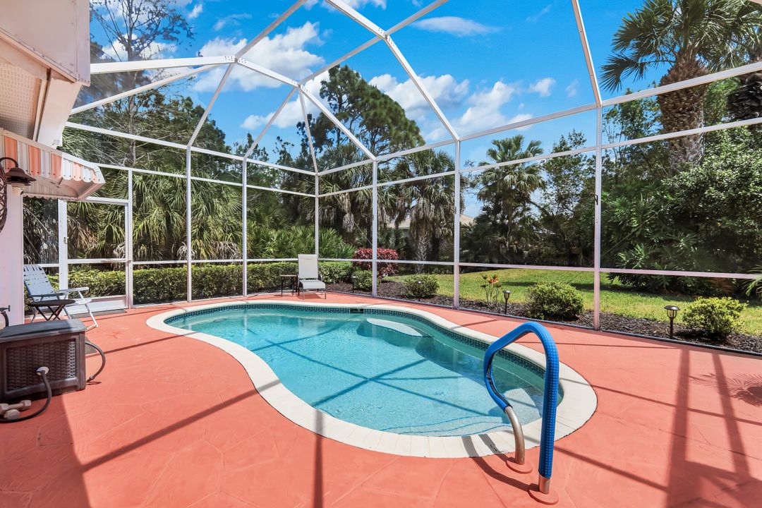 5887 Northridge Dr N, Naples, FL 34110