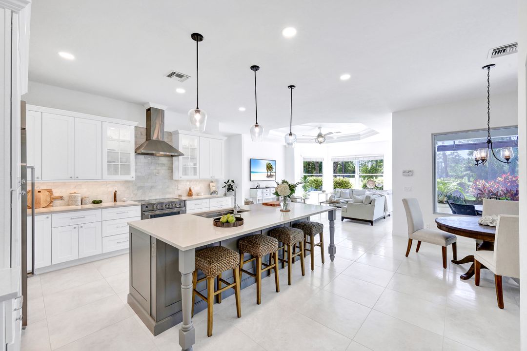 8028 Tiger Lily Dr, Naples, FL 34113