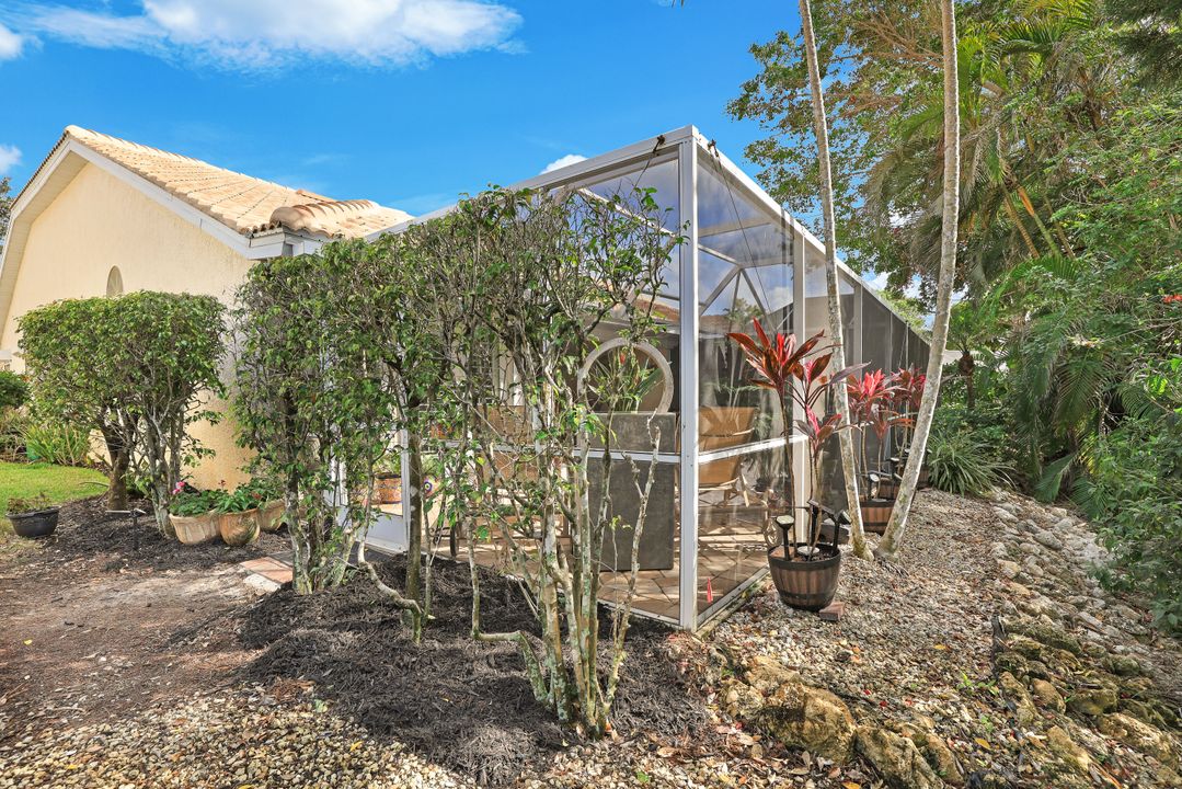 780 Wiggins Bay Dr, Naples, FL 34110