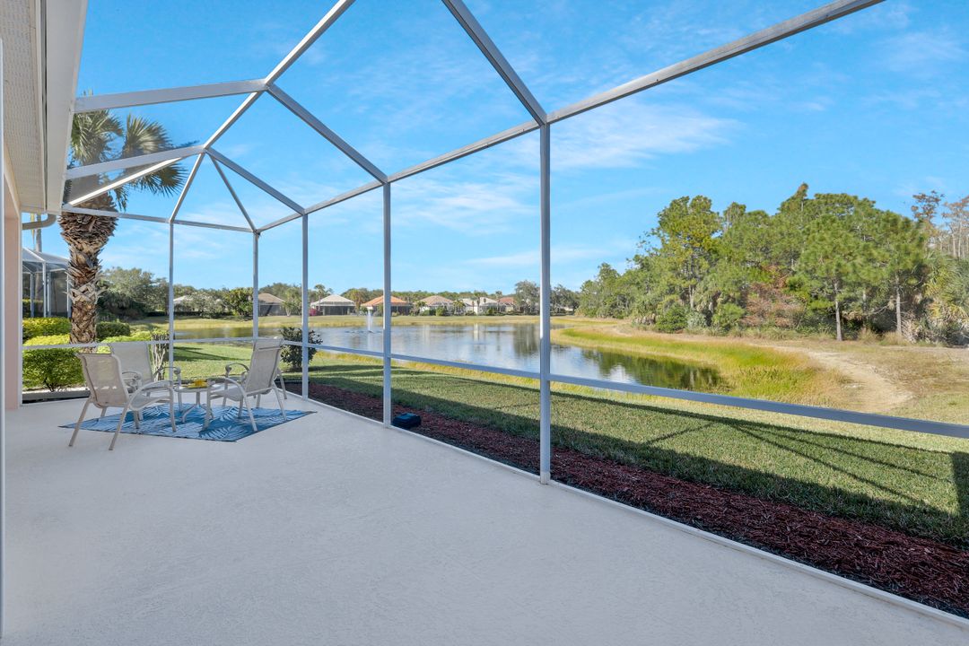 5852 Northridge Dr, Naples, FL 34110