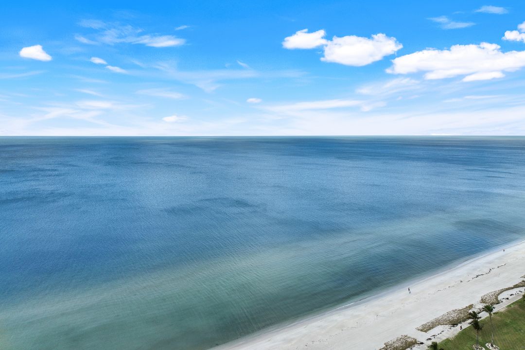 4451 Gulf Shore Blvd N #406, Naples, FL 34103