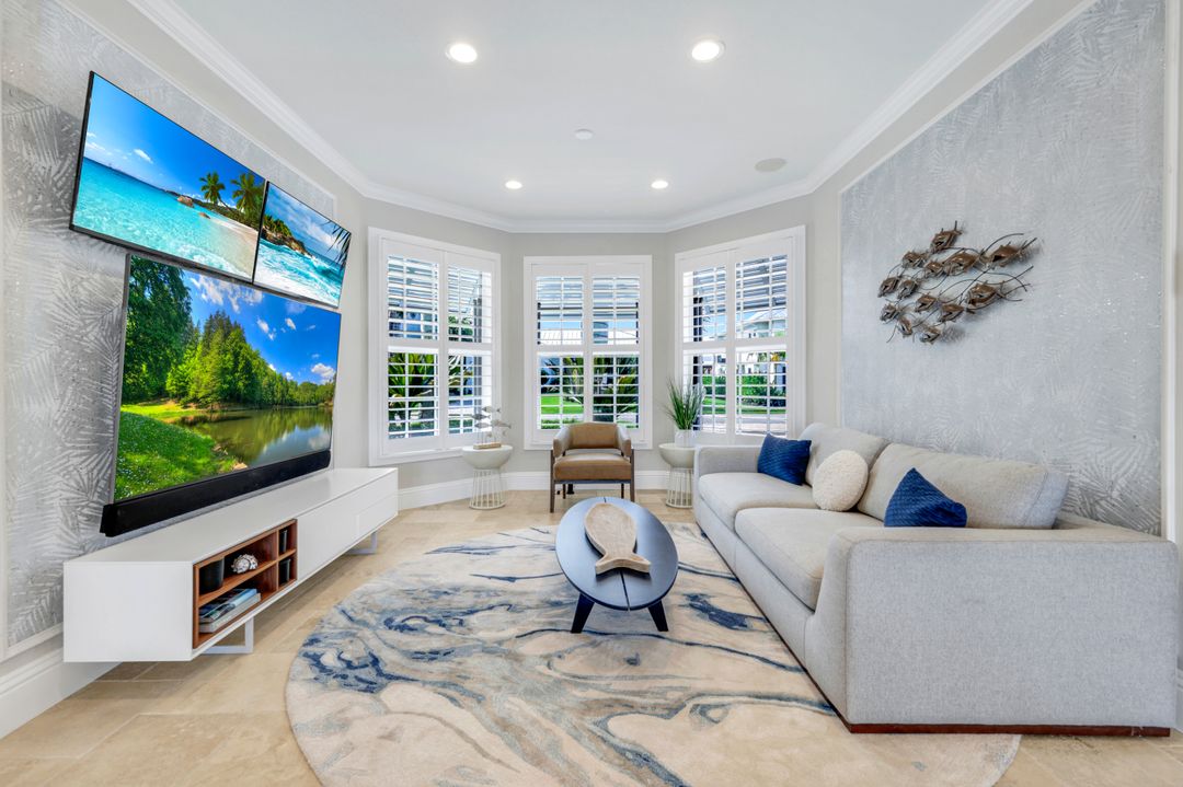 273 Egret Ave, Naples, FL 34108