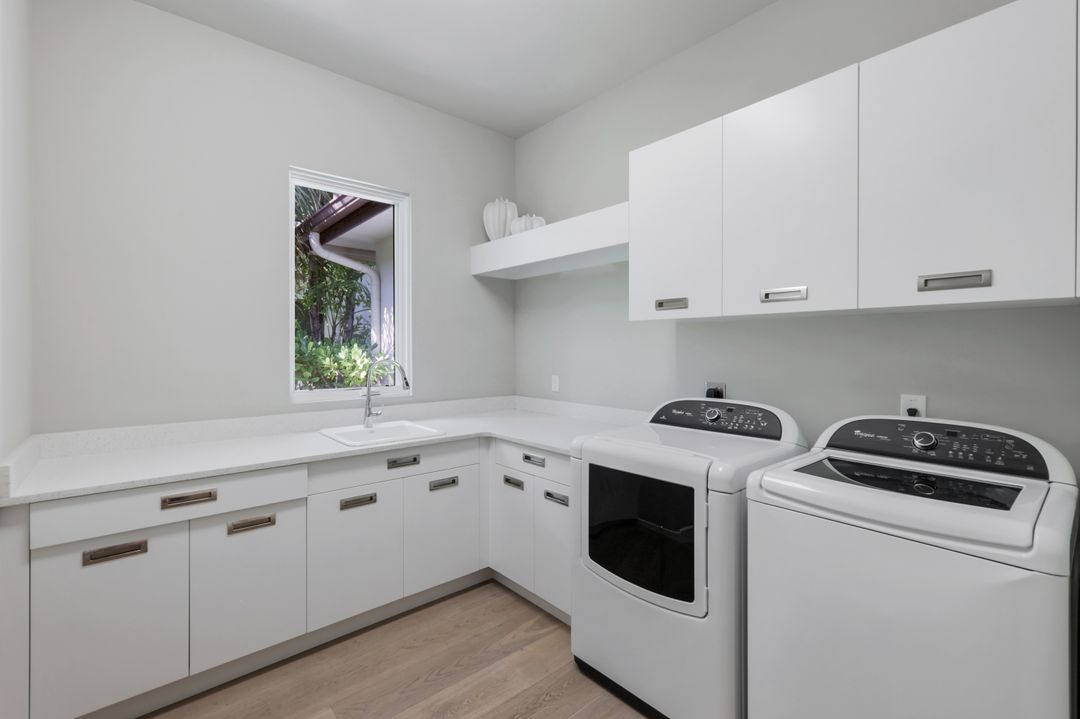 875 Wedge Dr, Naples, FL 34103