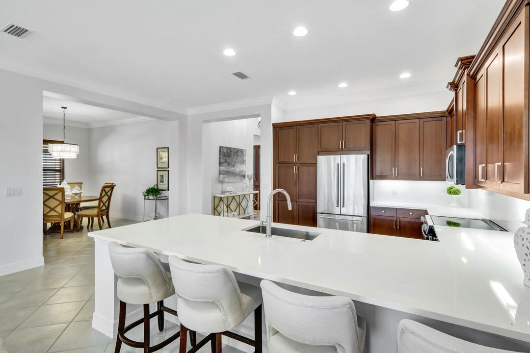 3706 Pleasant Springs Dr, Naples, FL 34119