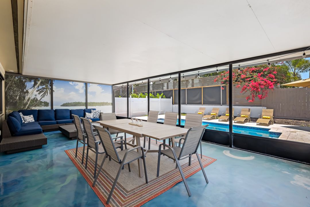 522 94th Ave N, Naples, FL 34108