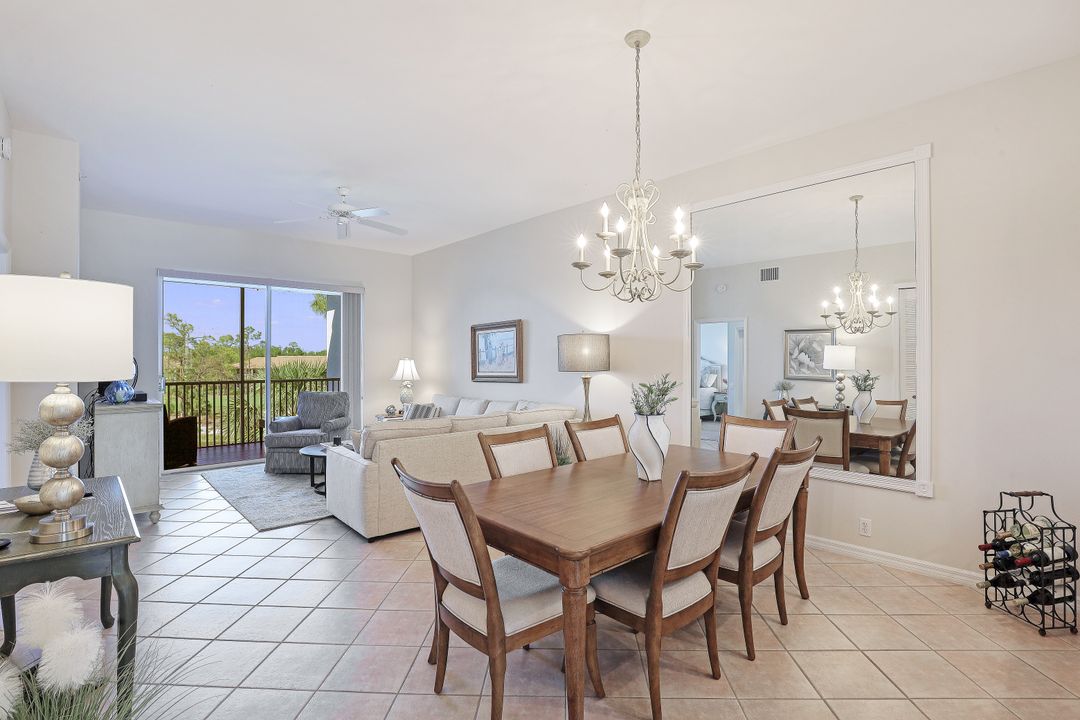 8223 Parkstone Pl #306, Naples, FL 34120