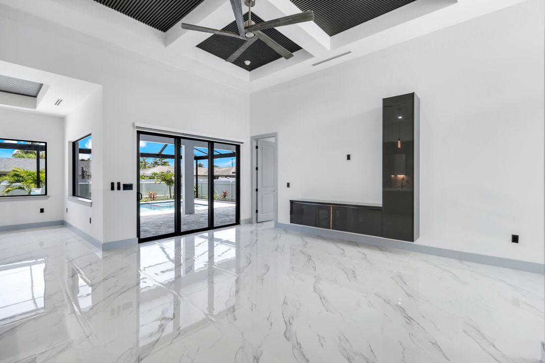 405 Mohawk Pkwy, Cape Coral, FL 33914