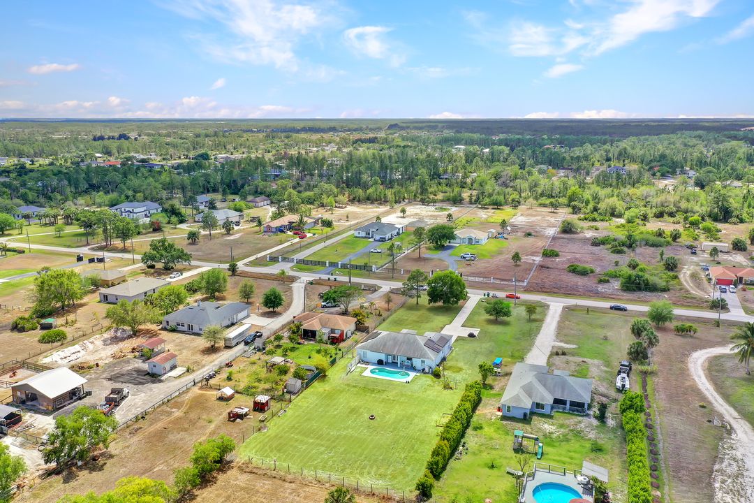 2525 39th Ave NE, Naples, FL 34120