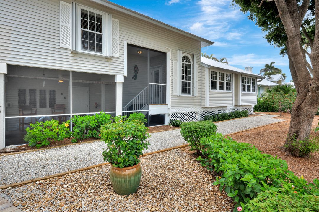 1874 Farm Trail, Sanibel, FL 33957