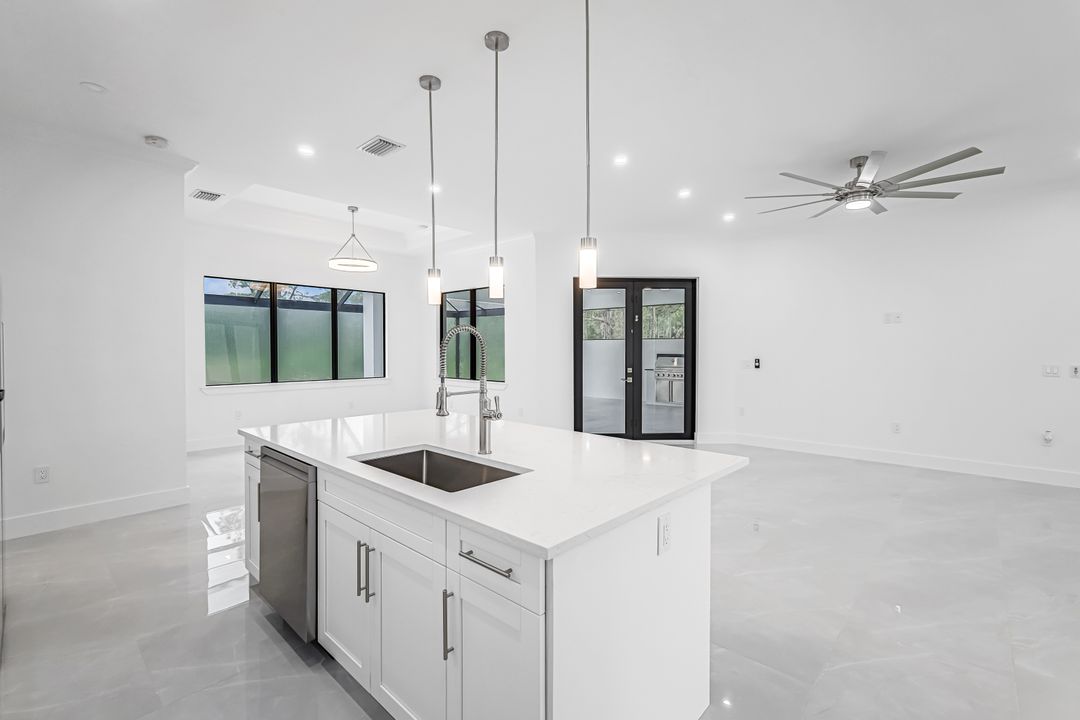 2840 Golden Gate Blvd W, Naples, FL 34120