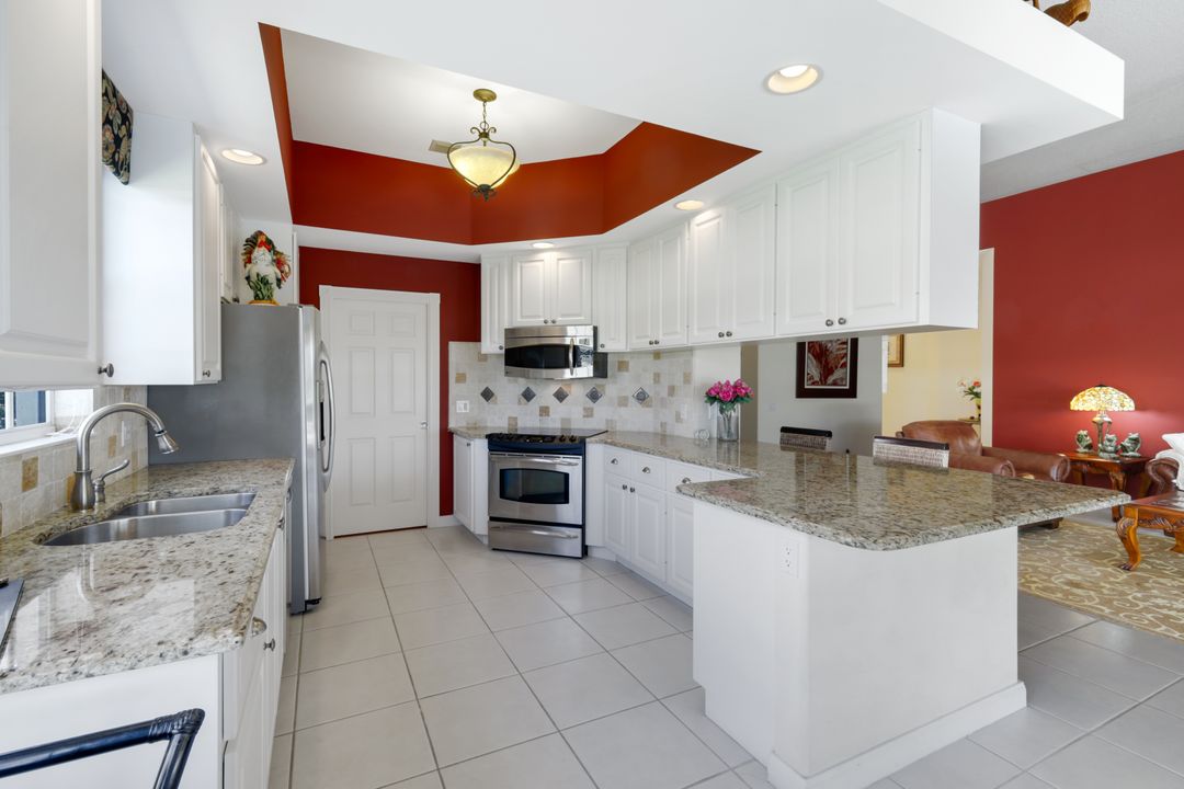 5848 Ferrara Dr, Sarasota, FL 34238