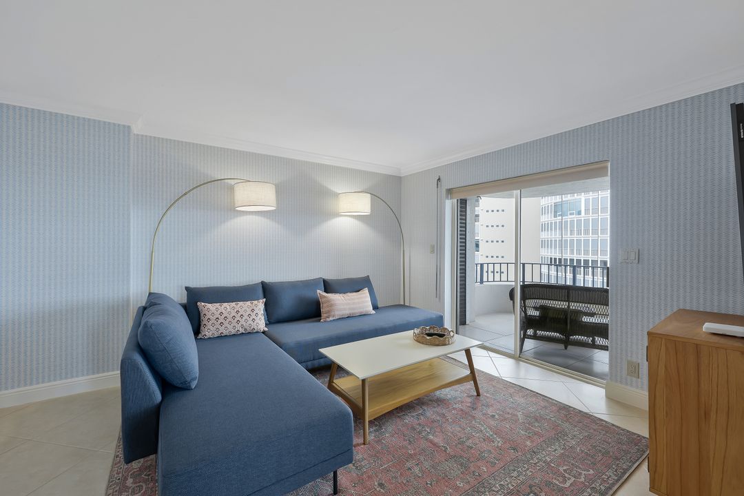 4451 Gulf Shore Blvd N #1205, Naples, FL 34103