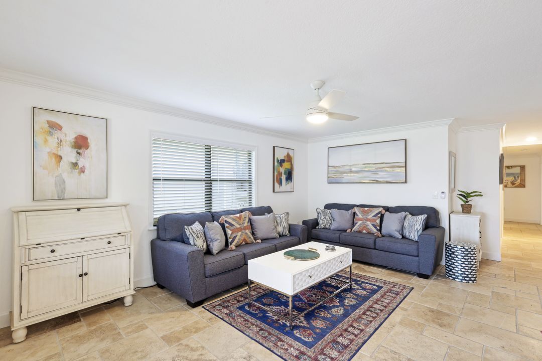 522 94th Ave N, Naples, FL 34108