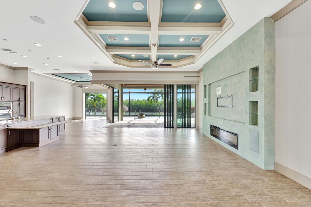 5817 Harbour Cir, Cape Coral, FL 33914