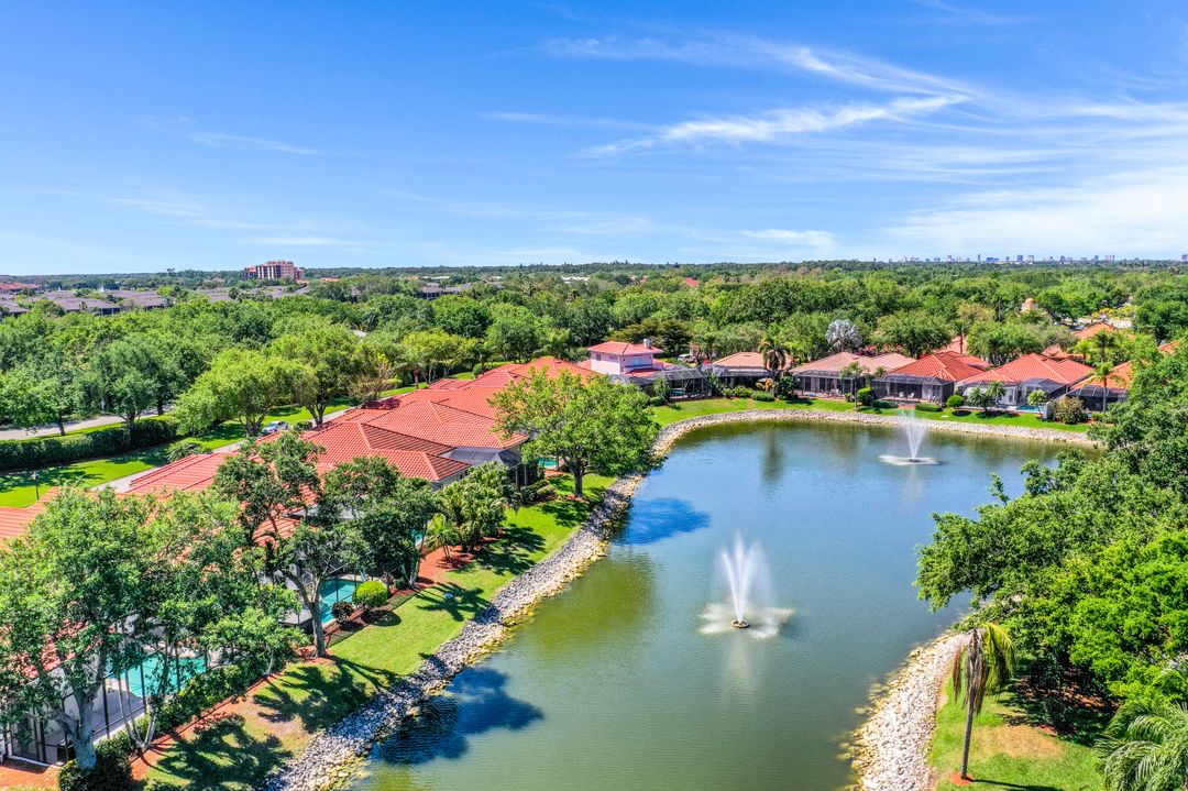 939 Fountain Run, Naples, FL 34119