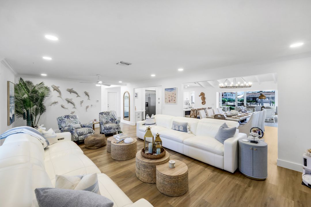 915 Pecten Ct, Sanibel, FL 33957