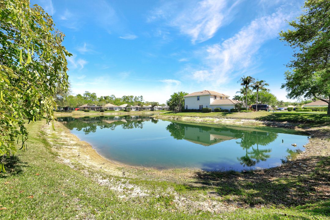 16143 Parque Ln, Naples, FL 34110