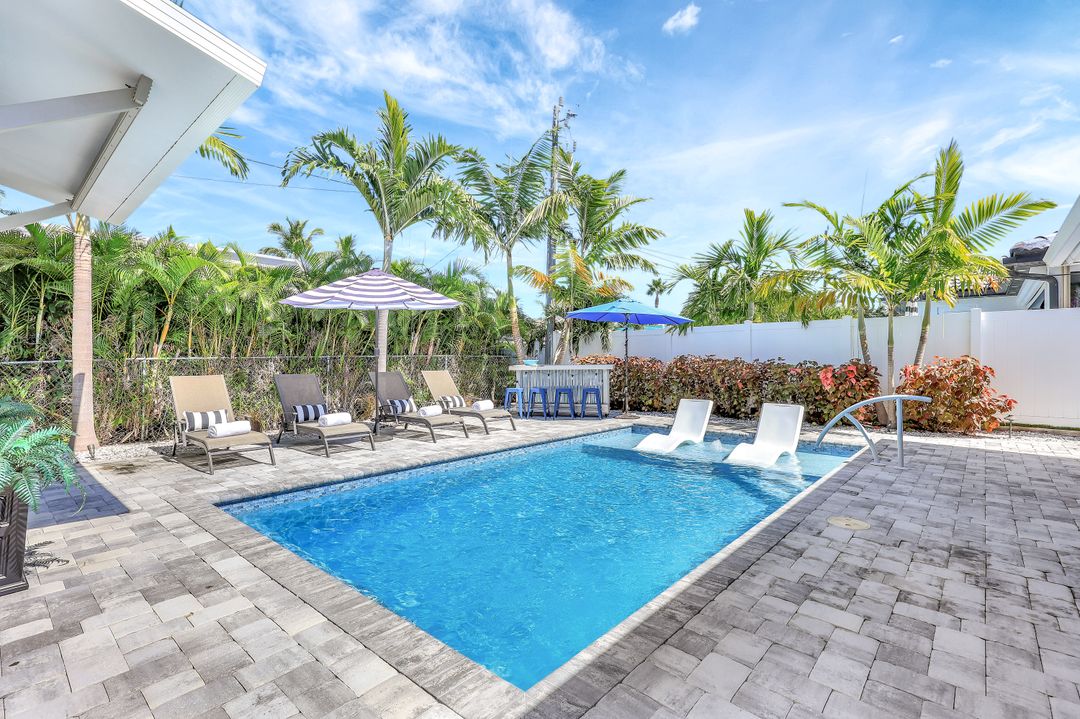 643 108th Ave N, Naples, FL 34108