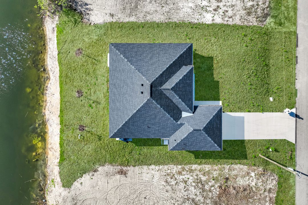 2823 NE 5th Pl, Cape Coral, FL 33909