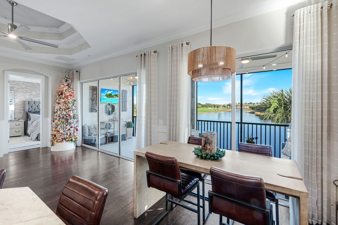 8783 Coastline Ct #202, Naples, FL 34120