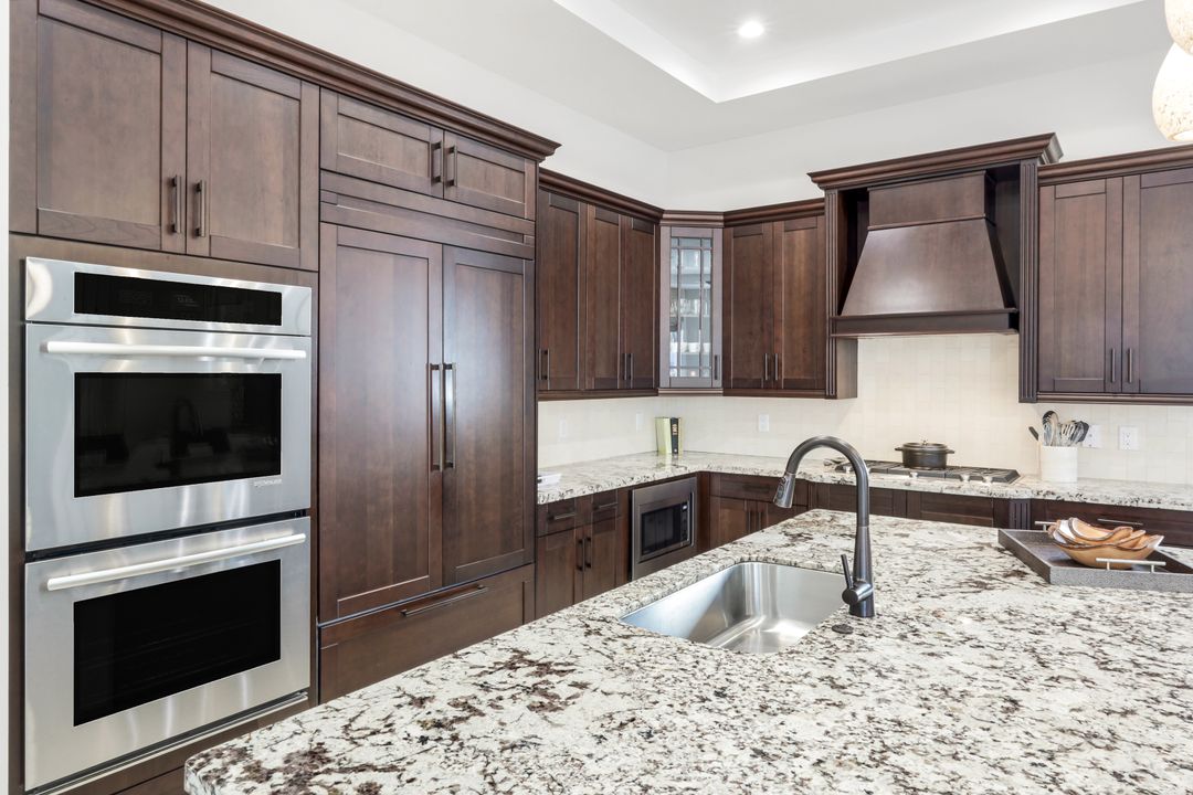 2106 Modena Ct, Naples, FL 34105