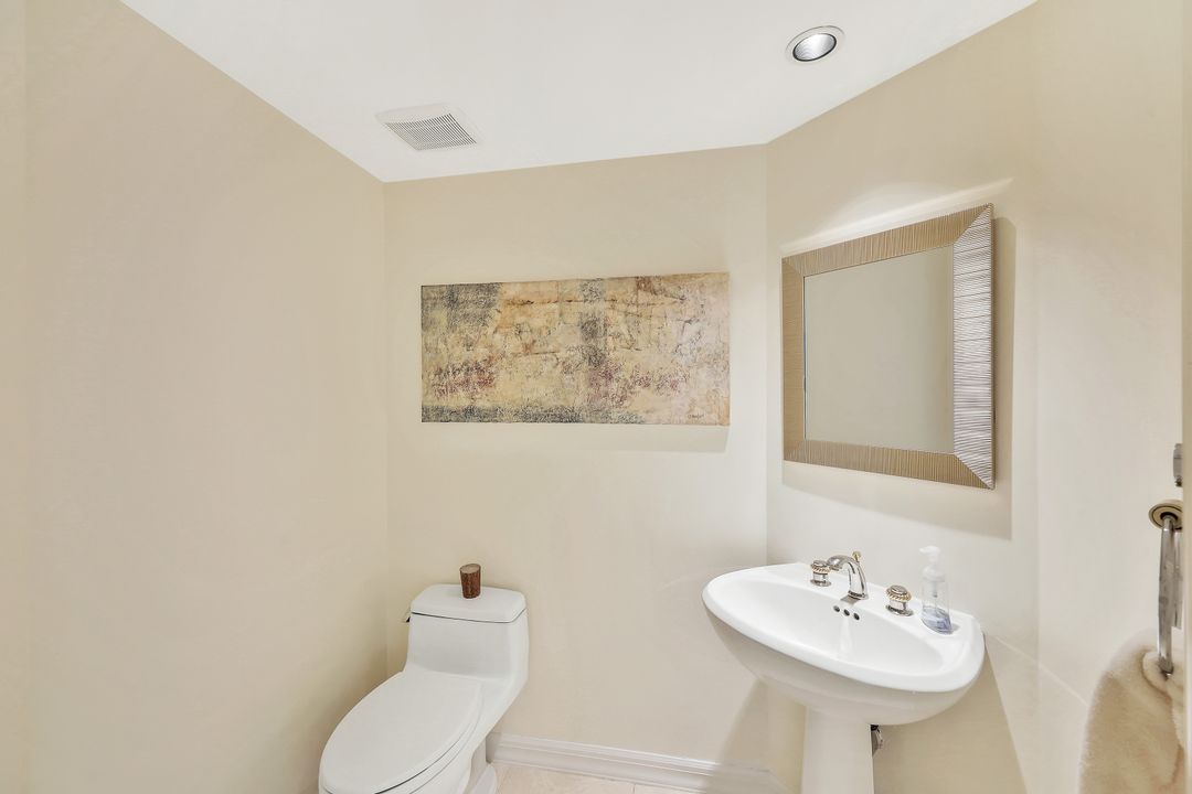 8171 Bay Colony Dr #1704, Naples, FL 34108