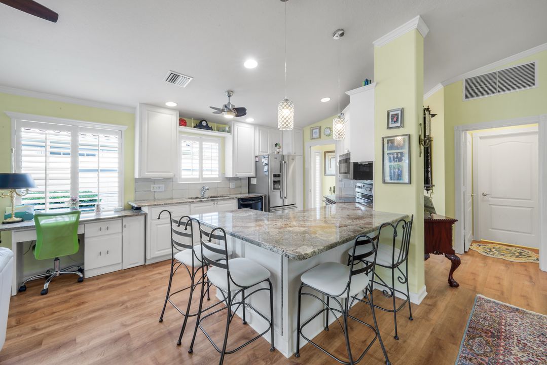 5425 Guadeloupe Way, Naples, FL 34119