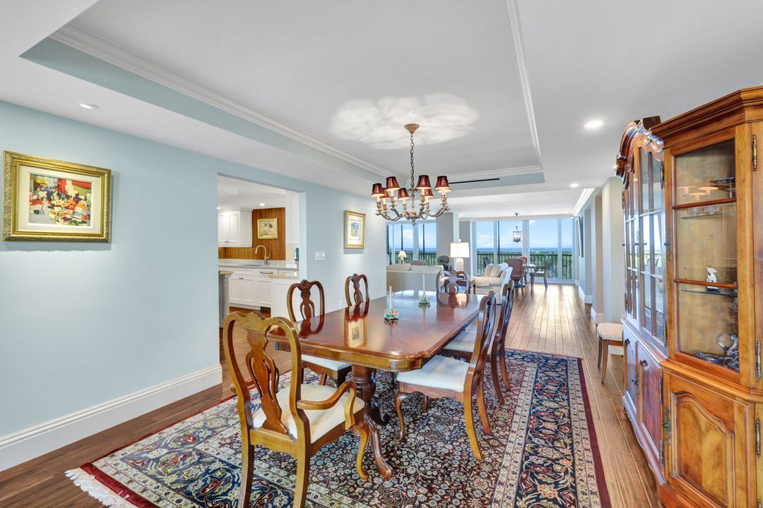 5601 Turtle Bay Dr #404, Naples, FL 34108