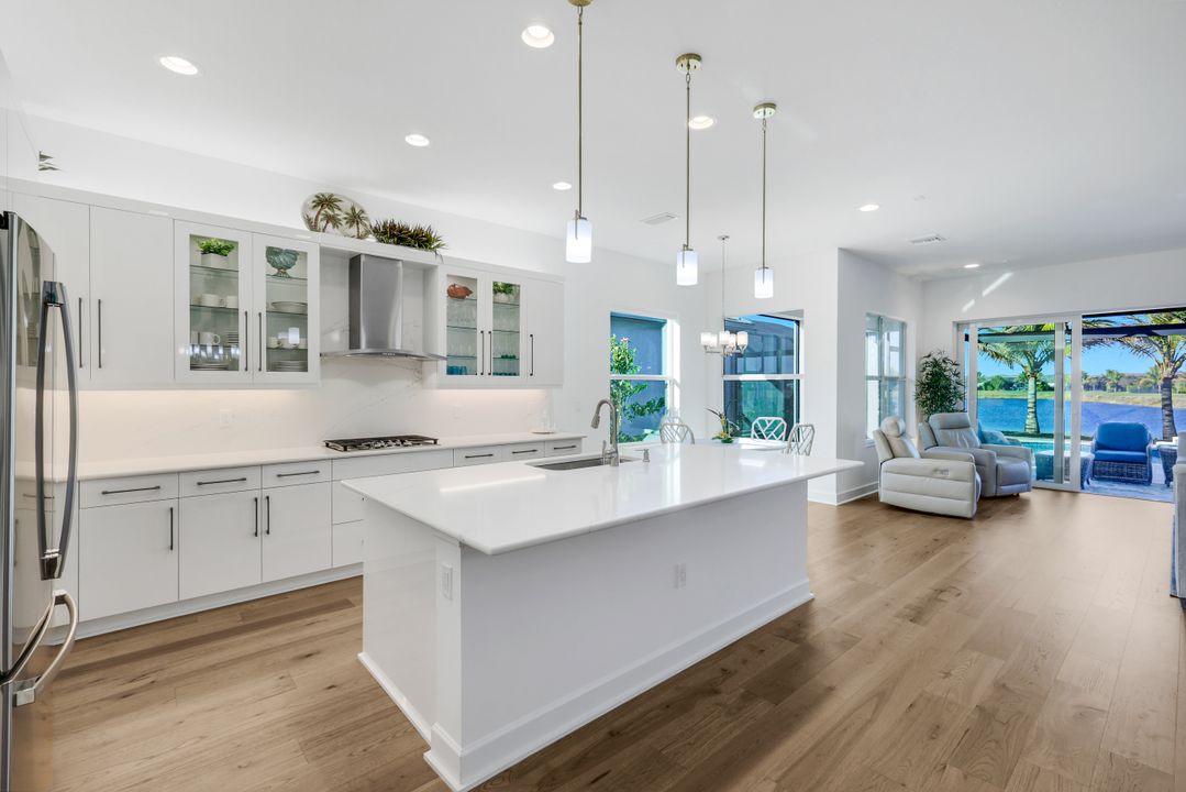 11966 Gardenia Ave, Naples, FL 34120