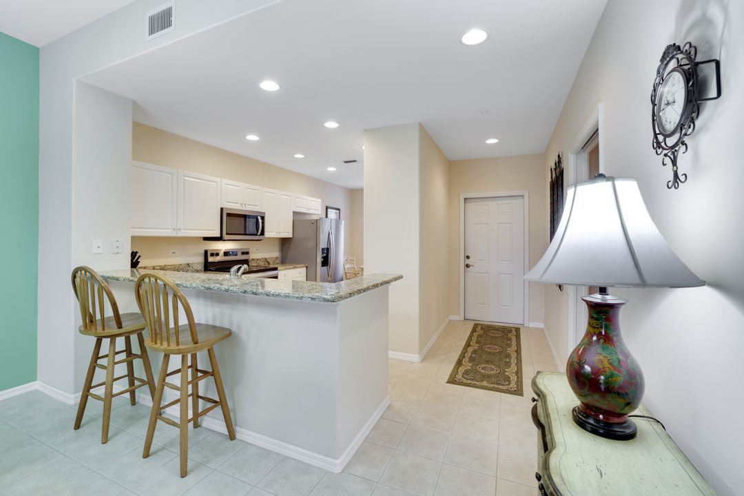 8247 Parkstone Pl #305, Naples, FL 34120