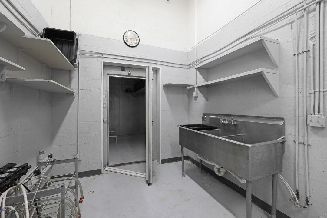 11387 Tamiami Trail E, Naples, FL 34113