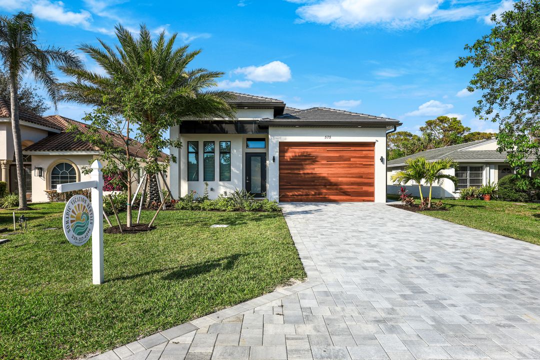 575 93rd Ave N, Naples, FL 34108
