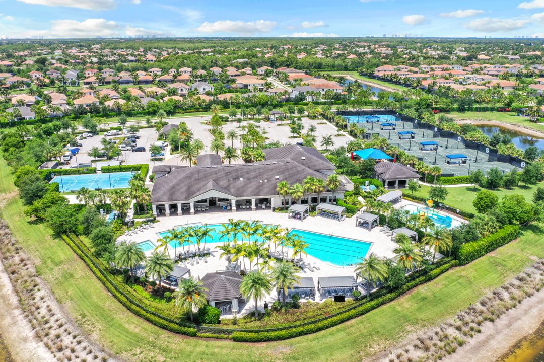 4138 Aspen Chase Dr, Naples, FL 34119