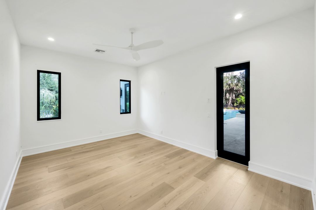 3891 Brynwood Dr, Naples, FL 34119