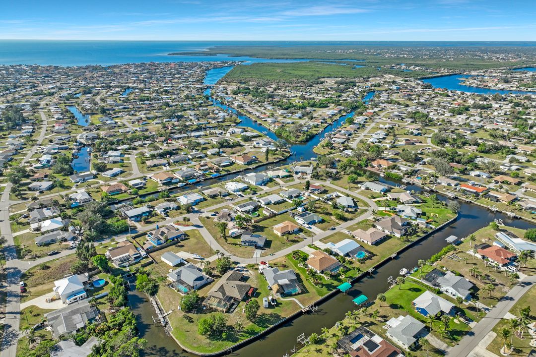 166 Cambridge Dr NW, Port Charlotte, FL 33952