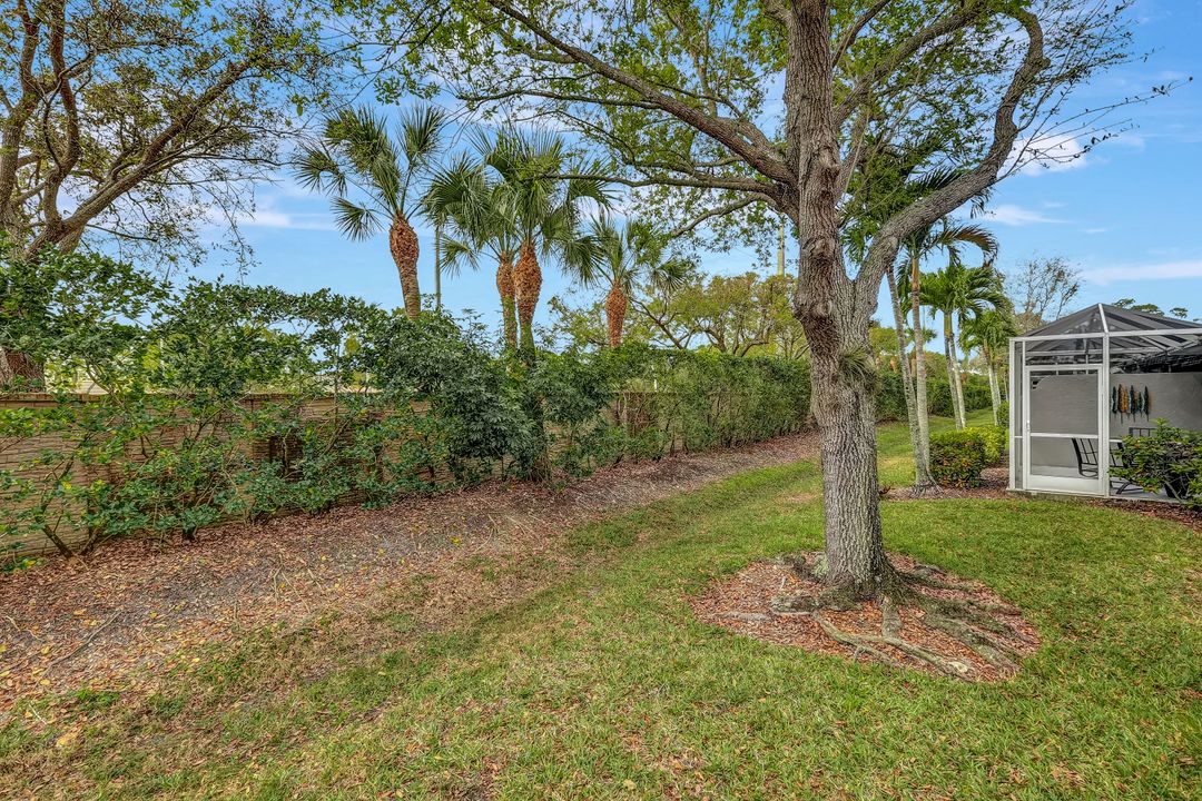 6254 Mandalay Cir, Naples, FL 34112