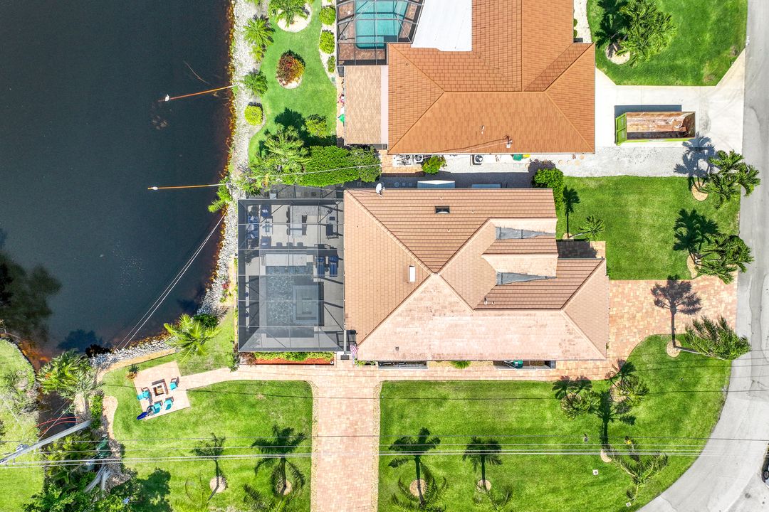 999 E Valley Dr, Bonita Springs, FL 34134