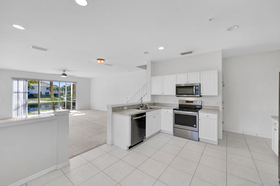 1088 Oxford Ln #48, Naples, FL 34105