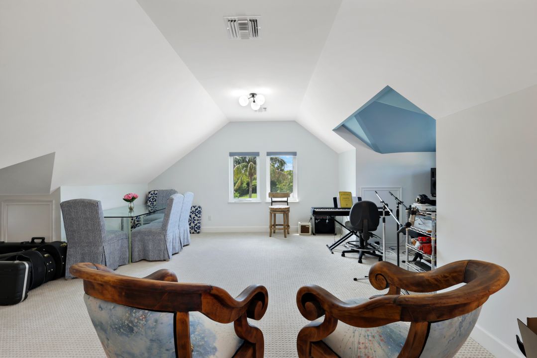 1063 Frank Whiteman Blvd, Naples, FL 34103