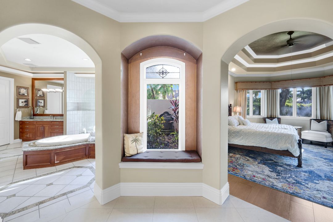 15295 Pembroke Point, Naples, FL 34110