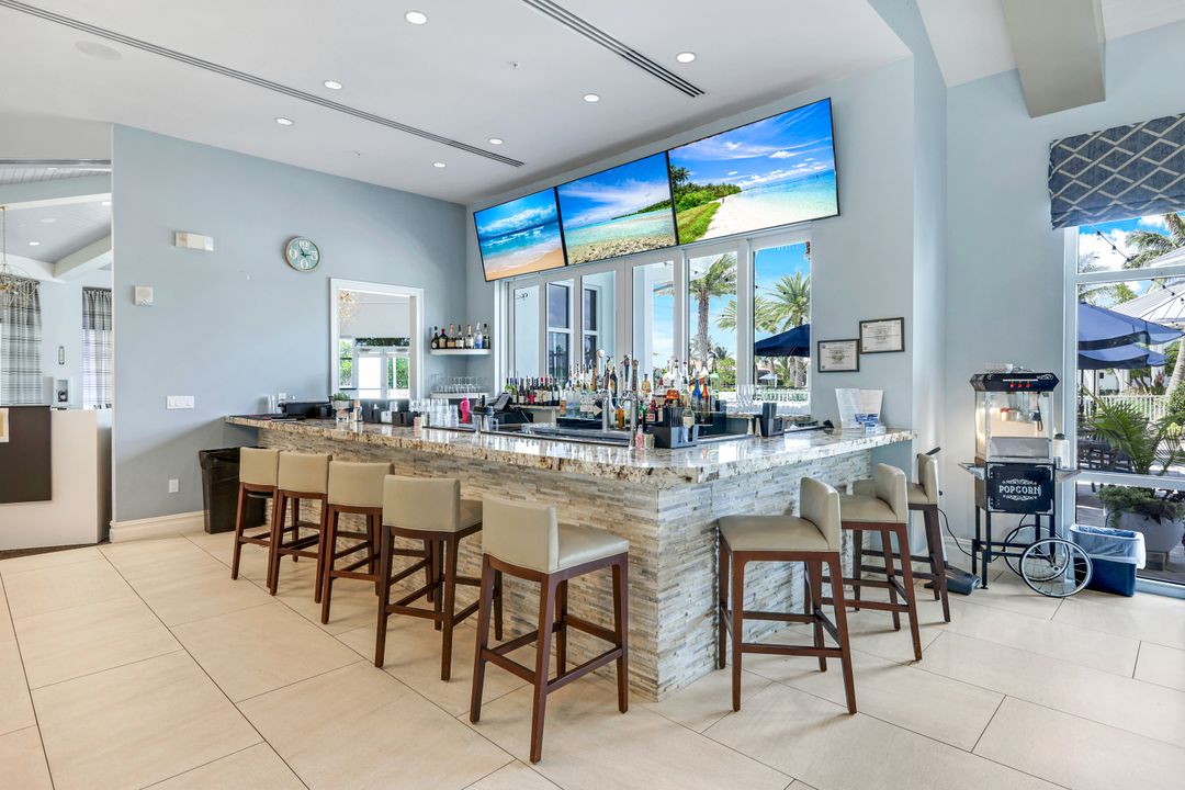 9368 Night Heron Ln, Naples, FL 34120